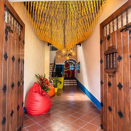 Why Not Hotel Antigua Ngoại thất bức ảnh