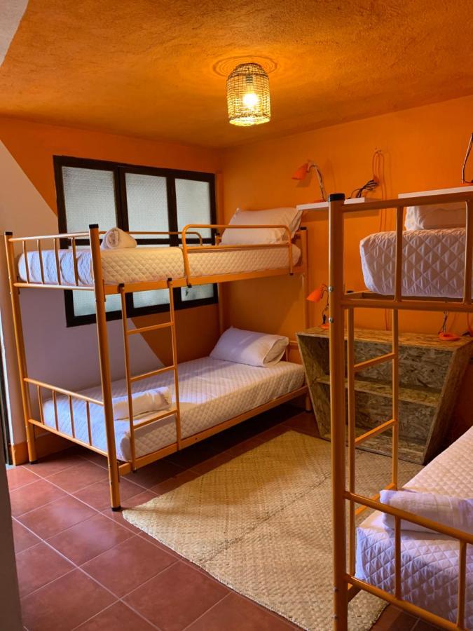 Why Not Hotel Antigua Ngoại thất bức ảnh