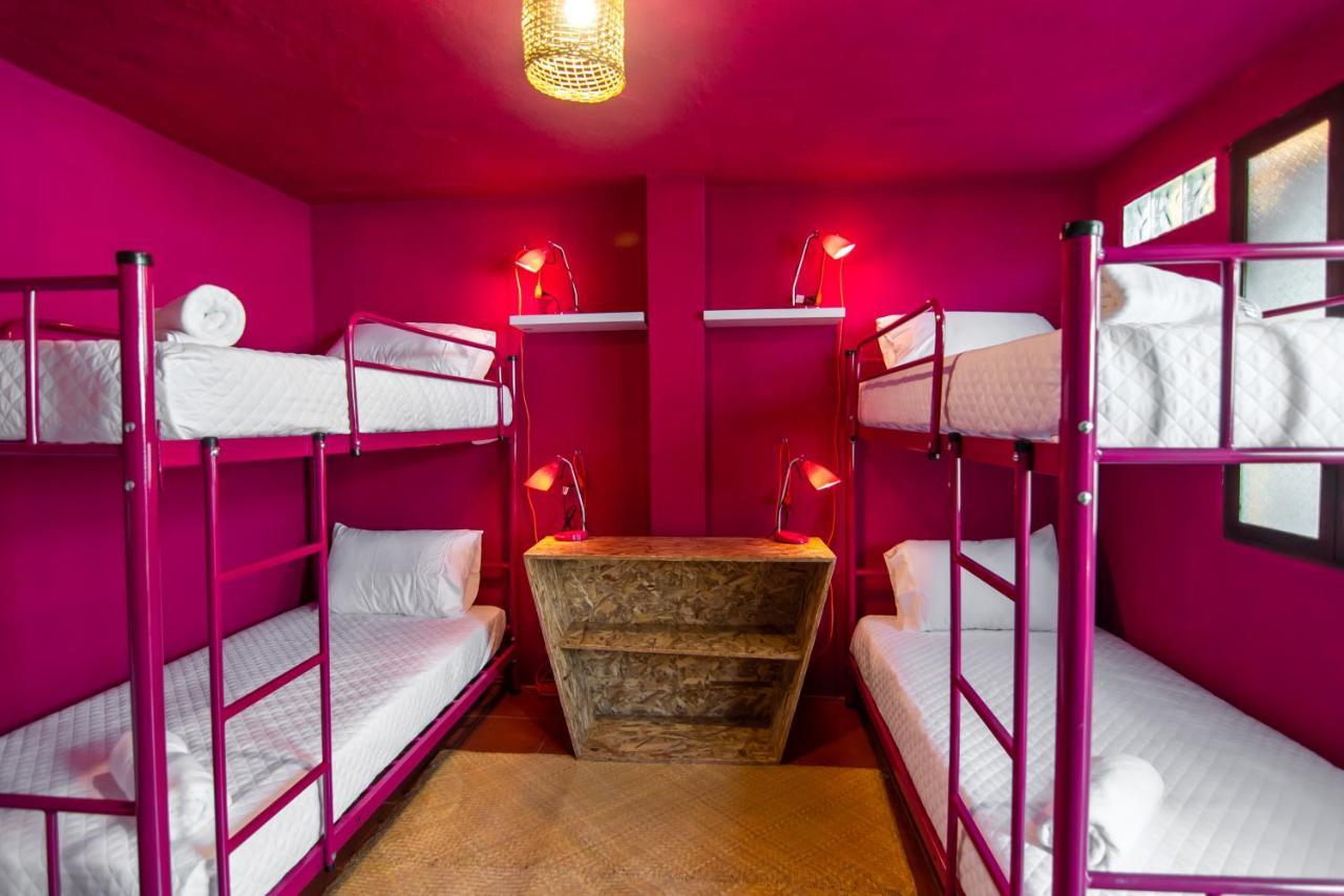 Why Not Hotel Antigua Ngoại thất bức ảnh