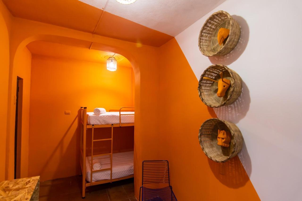 Why Not Hotel Antigua Ngoại thất bức ảnh