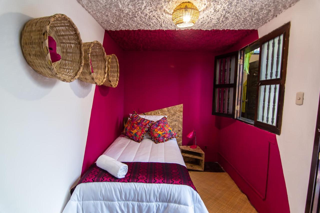 Why Not Hotel Antigua Ngoại thất bức ảnh