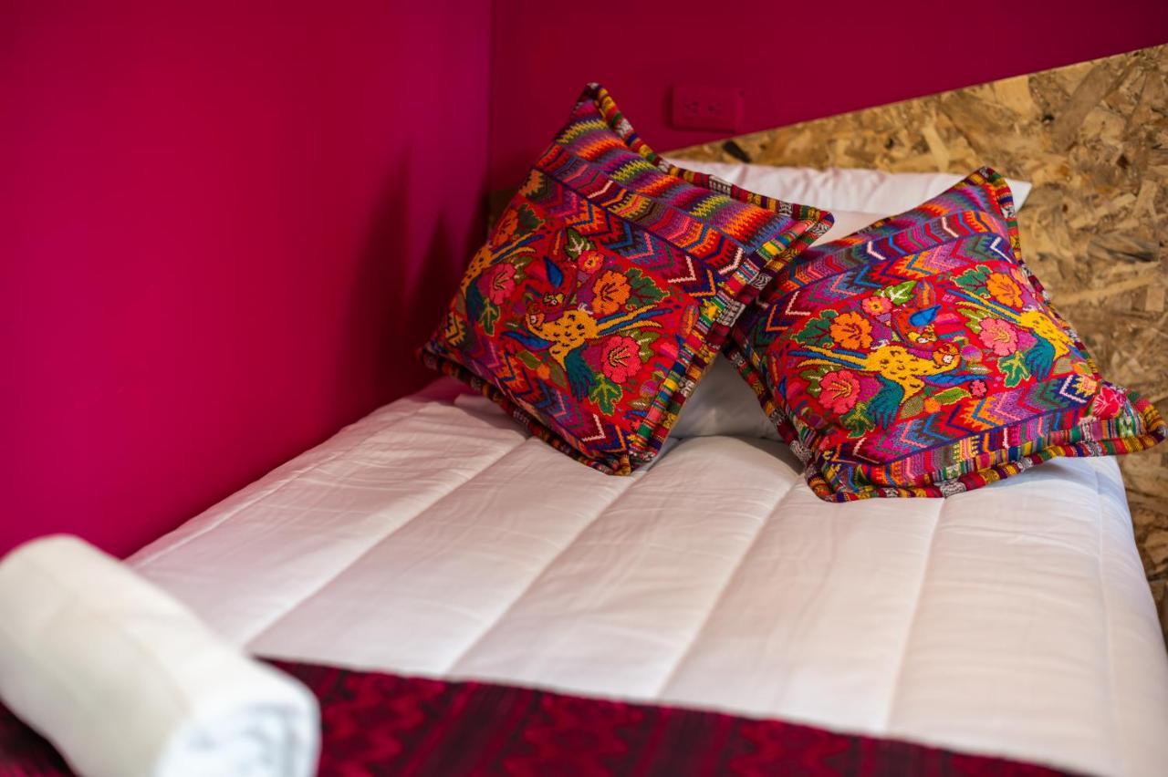 Why Not Hotel Antigua Ngoại thất bức ảnh