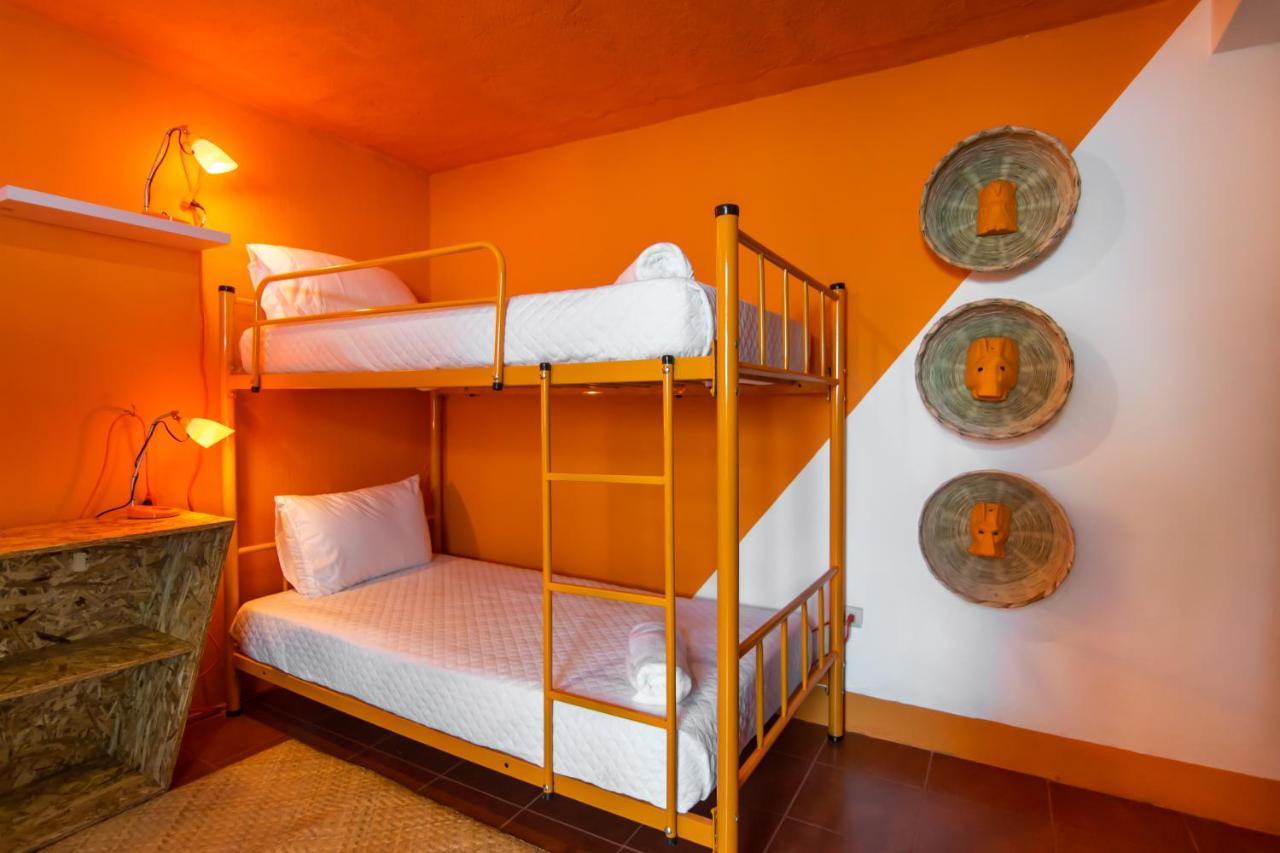 Why Not Hotel Antigua Ngoại thất bức ảnh