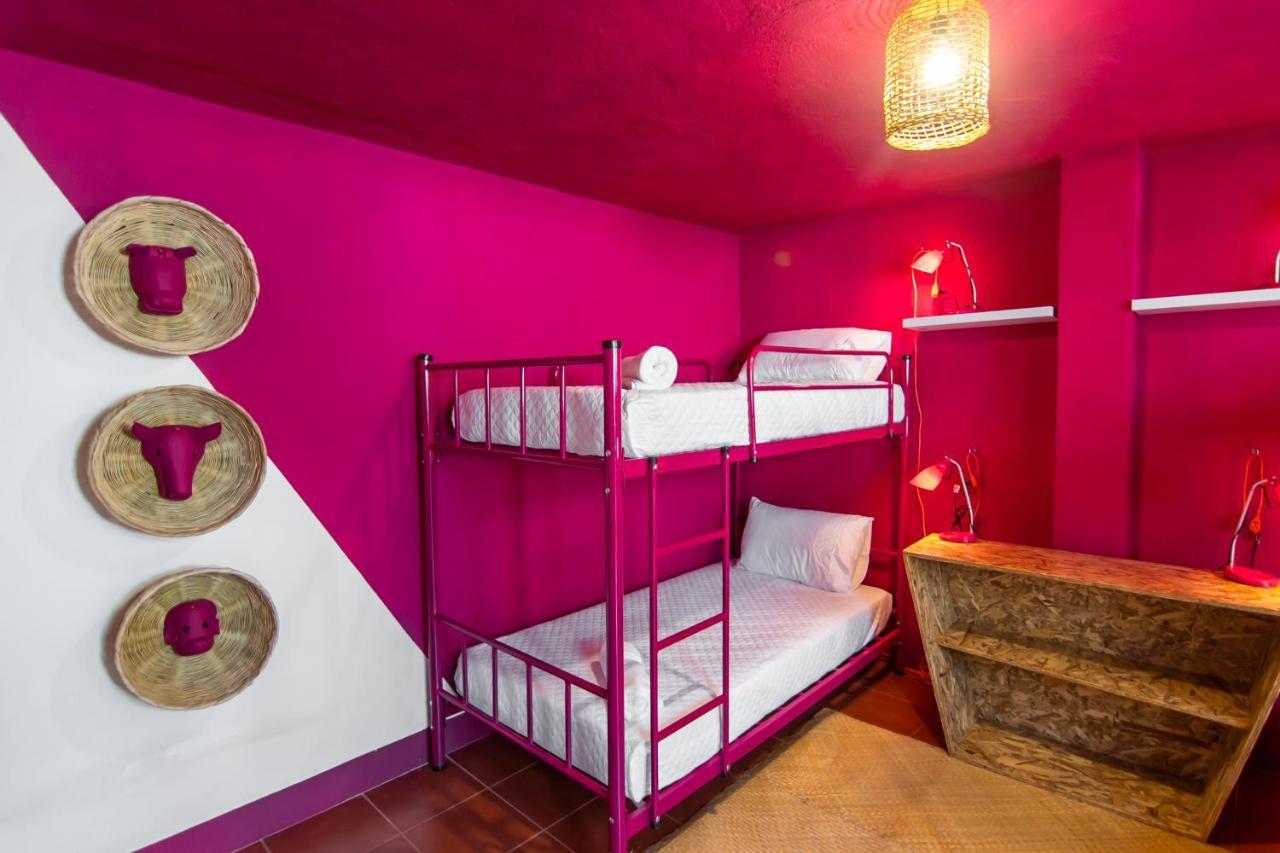 Why Not Hotel Antigua Ngoại thất bức ảnh