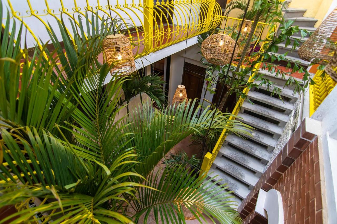 Why Not Hotel Antigua Ngoại thất bức ảnh